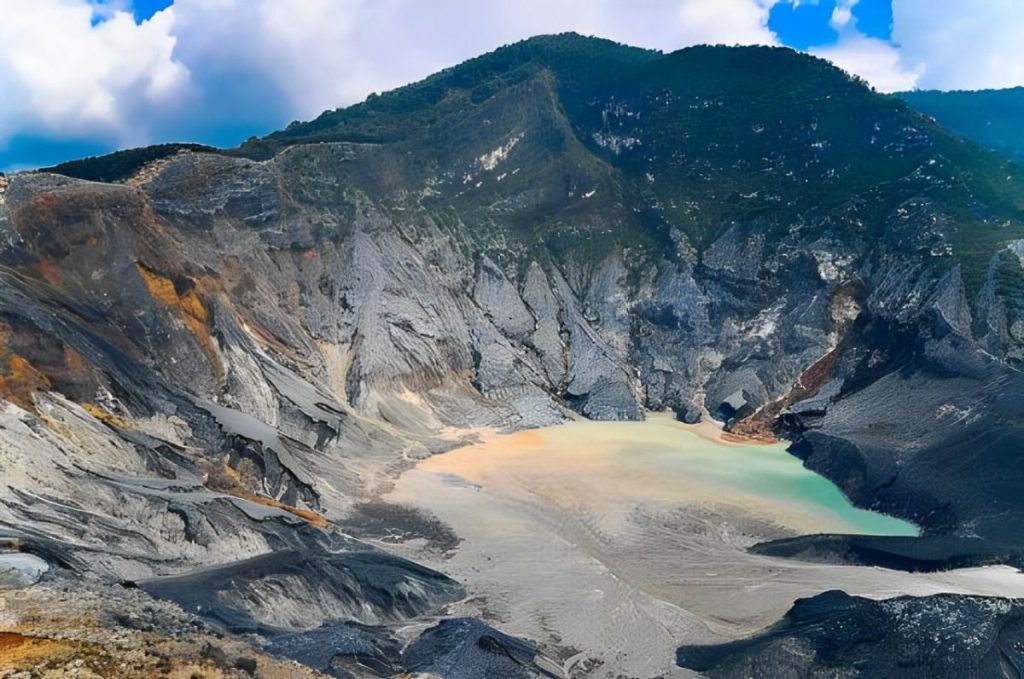 QUEENSTARTOUR, kawah putih